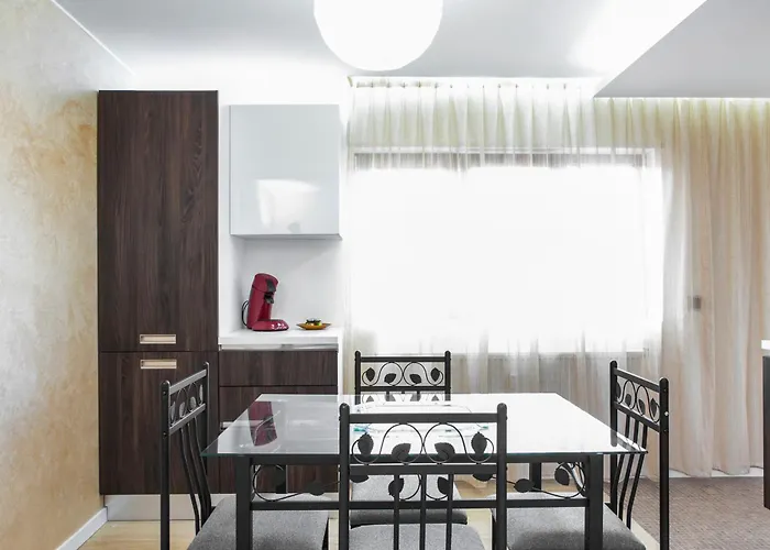 The Queen Luxury - Giorgia Daire *