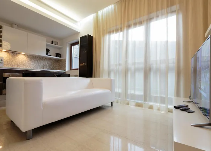 The Queen Luxury - Giorgia Dudelange