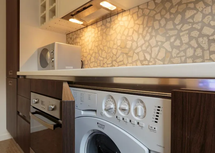 The Queen Luxury - Giorgia Daire Dudelange