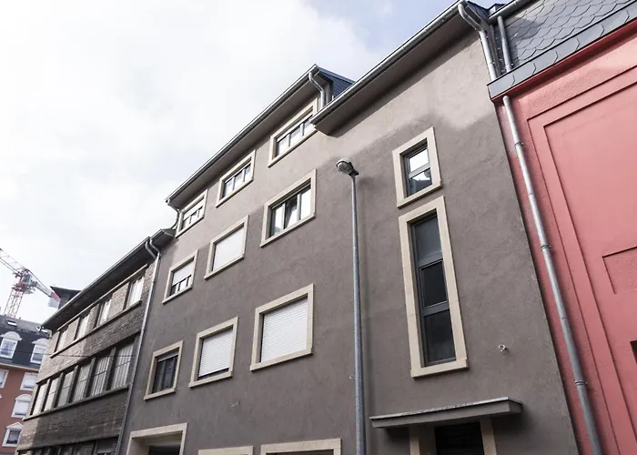 The Queen Luxury - Giorgia Daire Dudelange