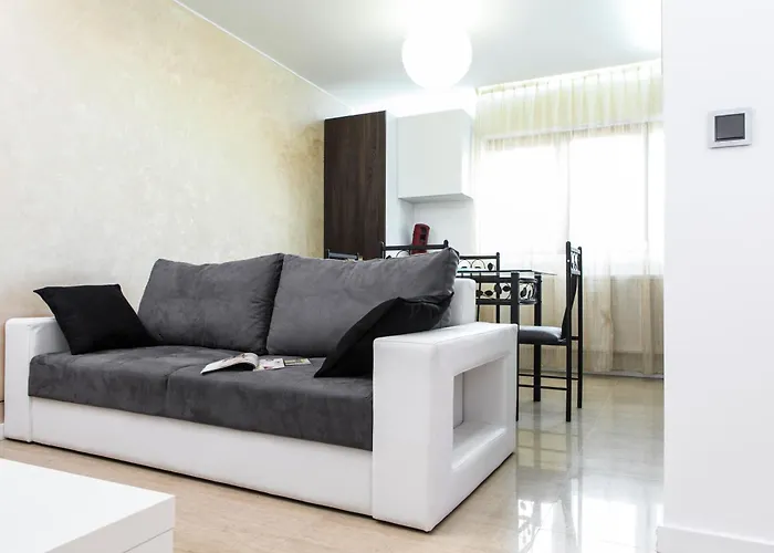 The Queen Luxury - Giorgia デュドランジュ