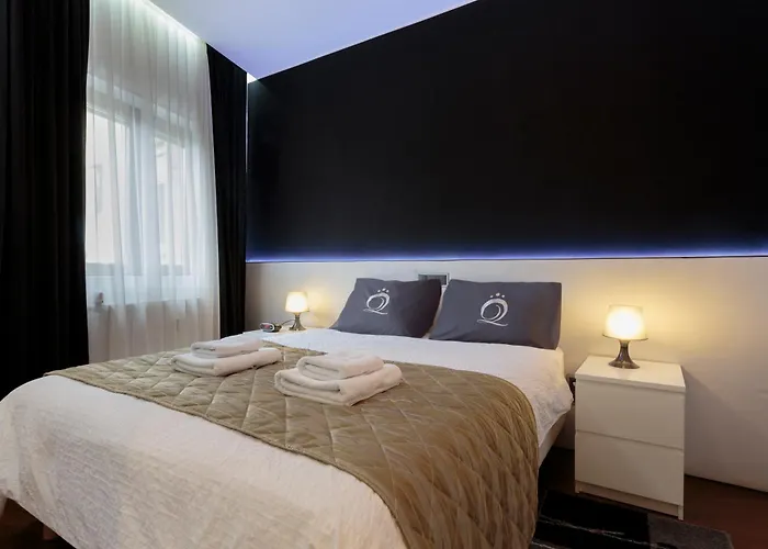 The Queen Luxury - Giorgia デュドランジュ