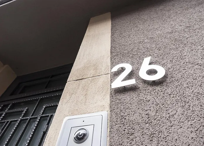 The Queen Luxury - Giorgia デュドランジュ